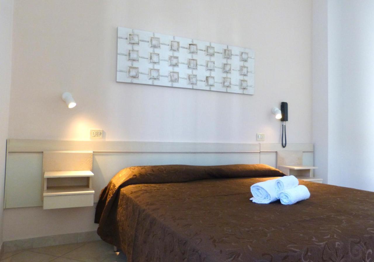 Hotel D'Annunzio Cattolica Buitenkant foto