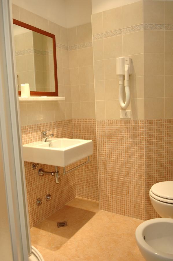 Hotel D'Annunzio Cattolica Buitenkant foto