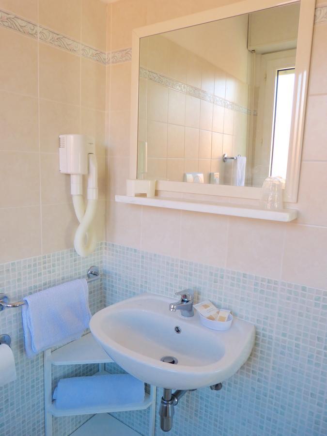 Hotel D'Annunzio Cattolica Buitenkant foto
