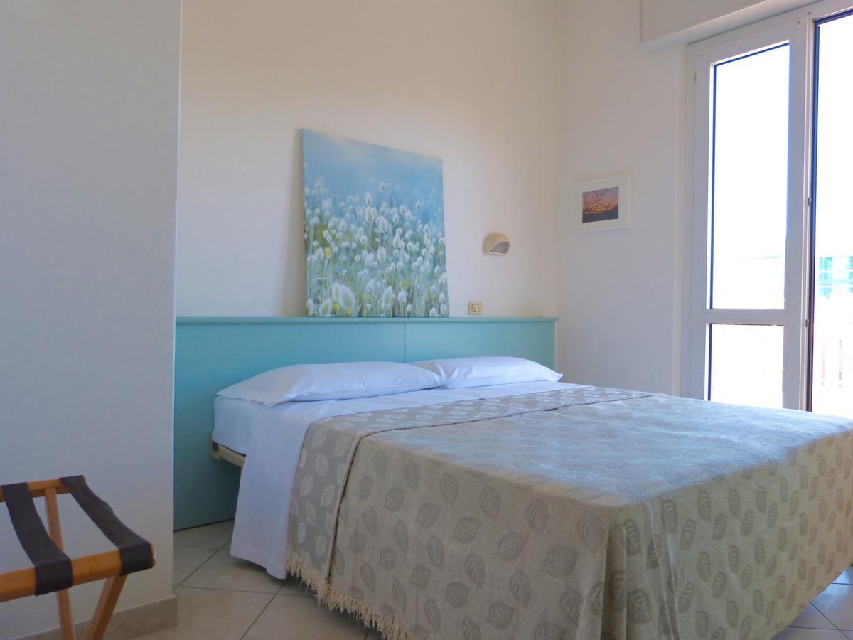 Hotel D'Annunzio Cattolica Buitenkant foto